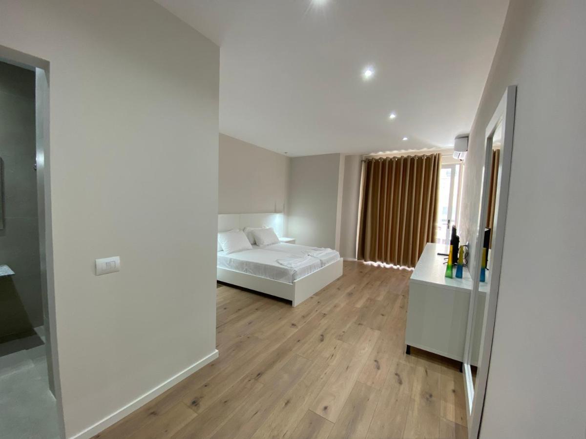 Violet'S Boutique Apartments Sarande Ngoại thất bức ảnh