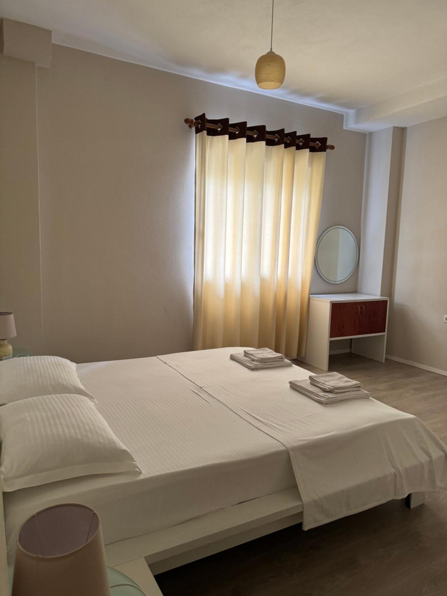 Violet'S Boutique Apartments Sarande Ngoại thất bức ảnh