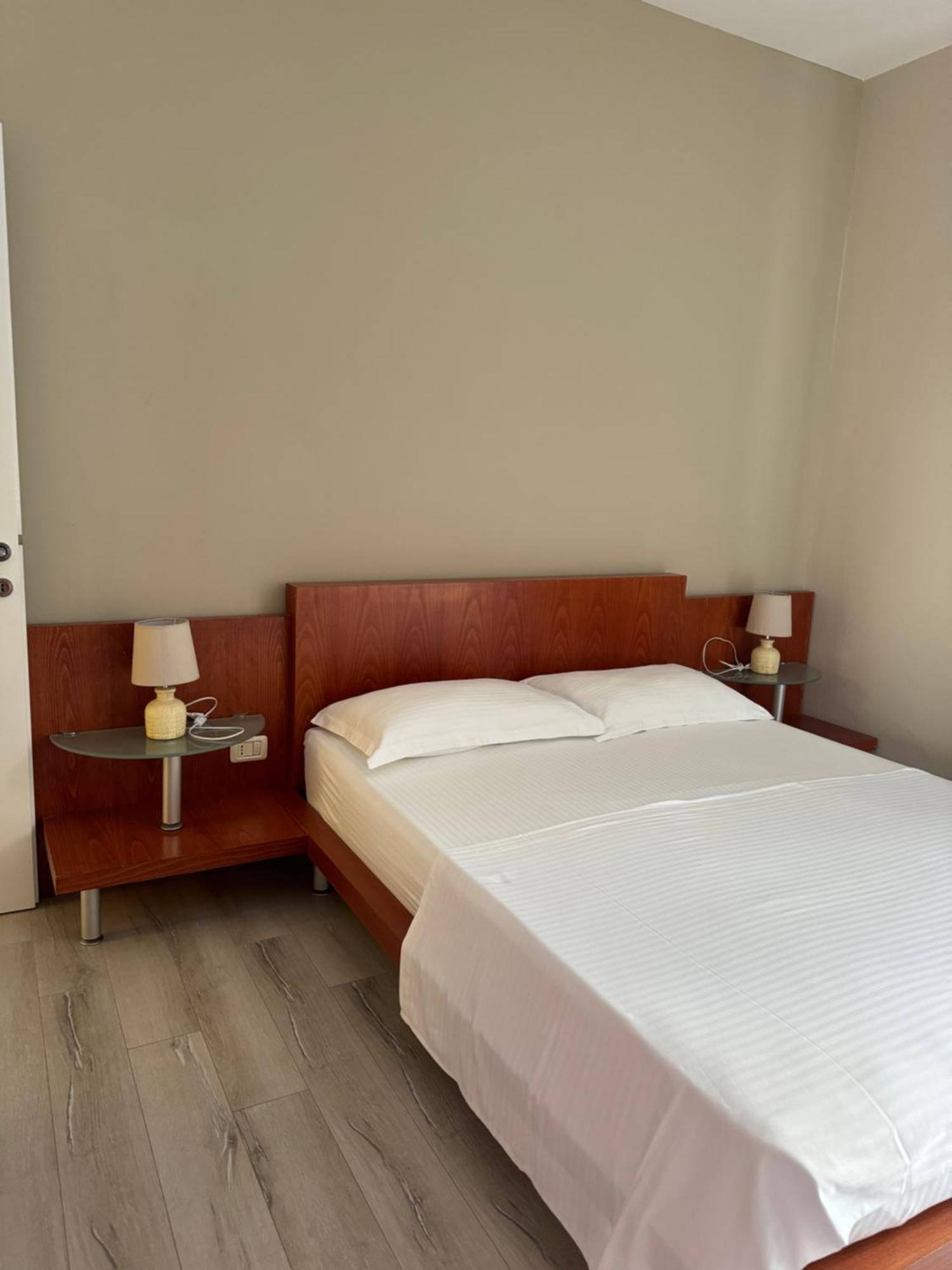 Violet'S Boutique Apartments Sarande Ngoại thất bức ảnh