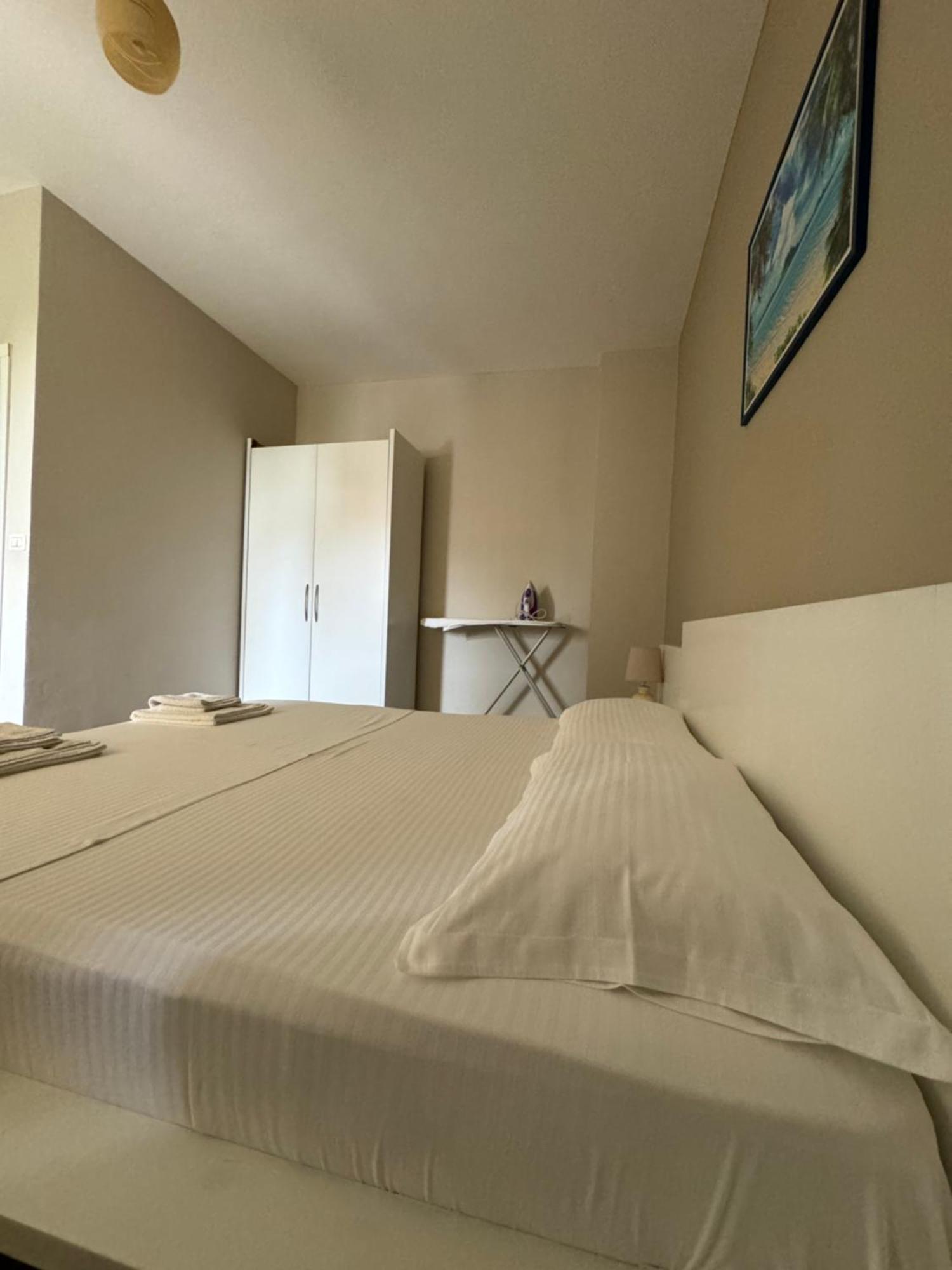 Violet'S Boutique Apartments Sarande Ngoại thất bức ảnh