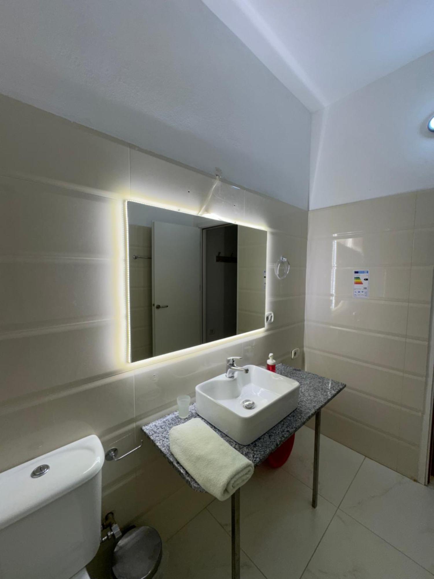 Violet'S Boutique Apartments Sarande Ngoại thất bức ảnh